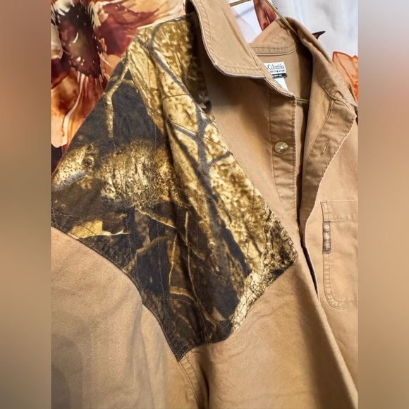 Columbia Shooting Button Up Tan/Camo Shirt - Picture 7 of 8